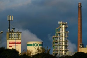 Thị trường dầu ở châu Âu và châu Phi bắt đầu thiếu cung