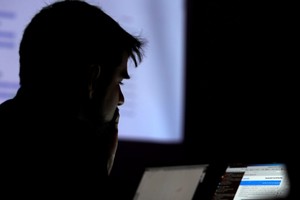 Tin tặc làm rung chuyển toàn bộ ngành công nghiệp bằng các cuộc tấn công vào chuỗi cung ứng công nghệ thông tin