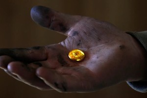 Hai câu chuyện chính khiến giá hàng hoá tăng vọt