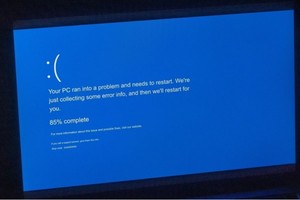 Các chuyên gia cảnh báo sự cố ngừng hoạt động công nghệ thông tin toàn cầu có thể mất vài tuần để giải quyết