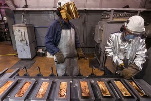 Các nhà đầu tư giàu có giúp thúc đẩy nhu cầu vàng tăng vọt