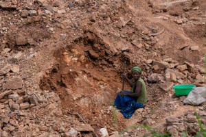 Trung Quốc thúc đẩy sự gia tăng sản lượng lithium ở châu Phi 