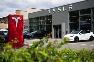 EU cắt giảm thuế quan theo kế hoạch đối với xe điện Tesla sản xuất tại Trung Quốc