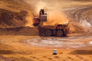 Giá quặng sắt giảm là một trở ngại cho các công ty khai thác