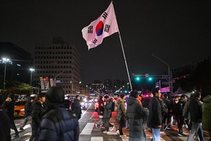 Thị trường tài chính Hàn Quốc chịu ảnh hưởng hạn chế từ lệnh thiết quân luật