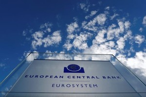 ECB tiếp tục cắt giảm lãi suất lần thứ tư trong năm nay