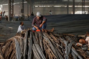 Ấn Độ xem xét thuế quan bảo hộ ngành thép