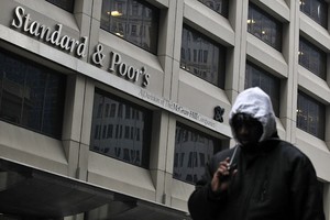 S&P Global sẽ xem xét lại tất cả các dự báo toàn cầu sau cú sốc thuế quan của Mỹ