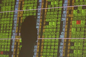 Thị trường chứng khoán châu Á lao dốc khi cuộc khủng hoảng thuế quan toàn cầu có nguy cơ leo thang