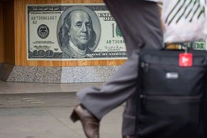 Đồng đô la đang mất dần vị thế như một tài sản trú ẩn an toàn