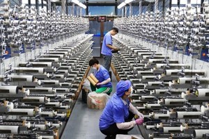 Các nhà sản xuất Trung Quốc xem xét lại chuỗi cung ứng sau thuế quan của Mỹ