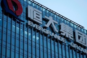 Evergrande sẽ bị hủy niêm yết sau những khó khăn về nợ nần