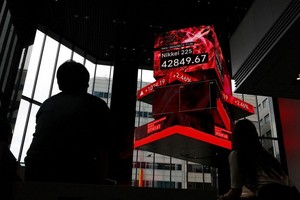 Rủi ro nợ đang bao trùm lĩnh vực bất động sản Hồng Kông 