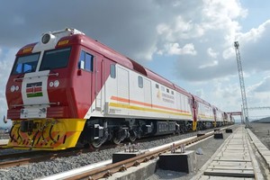 Các nền kinh tế mới nổi dịch chuyển khỏi nợ bằng đô la để giảm áp lực lãi suất