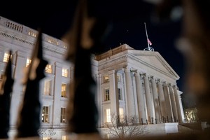 Rủi ro tài khóa và sự độc lập của ngân hàng trung ương đẩy lợi suất trái phiếu toàn cầu lên cao