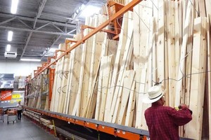 Tổng thống Trump áp thuế 10% đối với gỗ xẻ và 25% đối với đồ nội thất