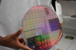 Mỹ hoãn áp thuế bổ sung đối với chip Trung Quốc đến tháng 6/2027