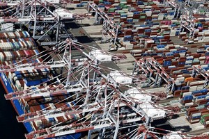 Thâm hụt thương mại của Mỹ tăng mạnh trở lại trong tháng 11