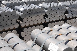 Thị trường nhôm toàn cầu chao đảo sau đòn đánh vào các nhà máy Trung Đông