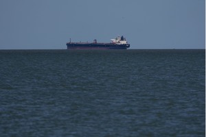 Giá dầu Brent giao ngay tăng vọt lên 141 USD, mức cao nhất kể từ năm 2008