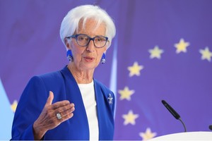 ECB tăng lãi suất lần đầu tiên kể từ năm 2023