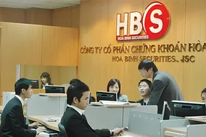 Chứng khoán Hòa Bình (HBS) bị yêu cầu không được tự ý bán thanh lý cổ phiếu trên 481 tài khoản khách hàng