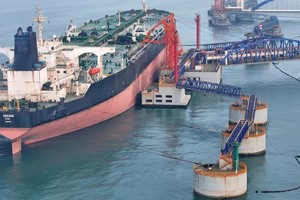 Iran có thể gặp khó khăn trong việc giải quyết tồn kho dầu ngay cả sau khi lệnh trừng phạt được dỡ bỏ