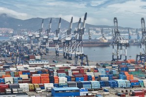 Tăng trưởng GDP của Trung Quốc chậm lại trong quý II/2026