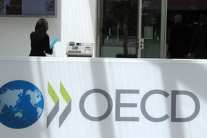 OECD: Lợi suất trái phiếu tăng cao đè nặng lên tài chính công