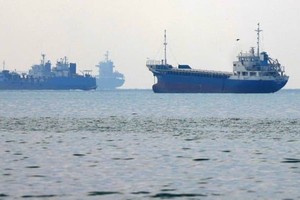 Xuất khẩu dầu qua eo biển Hormuz phục hồi, nhưng nguồn cung nhiên liệu vẫn bị hạn chế