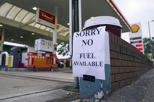 Tình trạng thiếu hụt xăng dầu tại Anh đang rất nghiêm trọng