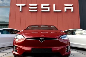 JPMorgan kiện Tesla đòi 162 triệu USD vì chứng quyền