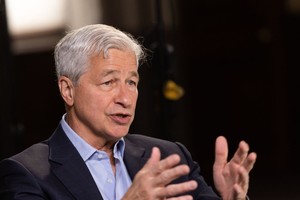 Chủ tịch JPMorgan Jamie Dimon: Chuẩn bị cho kịch bản Fed tăng lãi suất trên 6%