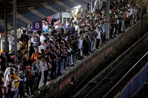 Ấn Độ vượt Trung Quốc thành quốc gia đông dân nhất thế giới