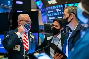 Mỹ đối mặt suy thoái kinh tế, các nhà đầu tư tìm nơi trú ẩn ở các thị trường mới nổi