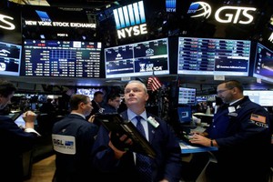 Quan chức Fed trấn an nhà đầu tư về dấu hiệu đường cong lợi suất trái phiếu đảo ngược