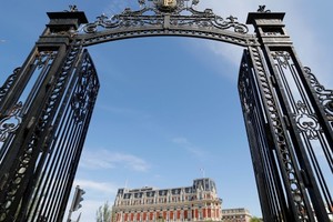 Ông Trump coi cuộc họp thường niên của các nguyên thủ quốc gia G7 là một sự lãng phí thời gian. (Ảnh CNBC)