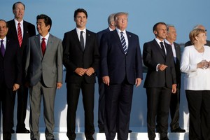 Các nhà lãnh đạo G7 và những vị khách được mời khác tại Hội nghị thượng đỉnh G7 đang diễn ra tại Pháp. Ảnh: Reuters

