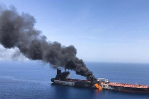 Giá dầu tăng sau vụ nổ tàu chở dầu của Iran