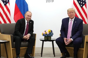 Tổng thống Nga Vladimir Putin và Tổng thống Mỹ Donald Trump tại Hội nghị thượng đỉnh G20, Osaka, Nhật Bản. Ảnh: Getty Images.
