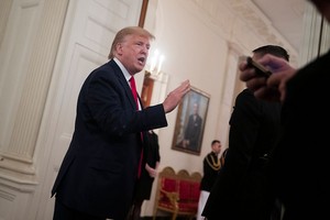 Tổng thống Mỹ Donald Trump trả lời phỏng vấn tại Nhà Trắng hôm thứ Sáu (22/11). Ảnh: AP.