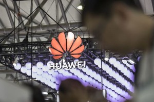 Mỹ sắp ban hành luật cấm loại Huawei khỏi danh sách đen của Bộ Thương mại Mỹ