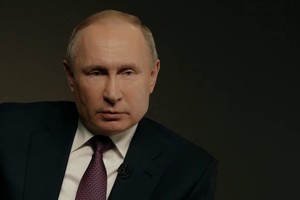 Tổng thống Nga Vladimir Putin trong cuộc phỏng vấn với TASS. 
