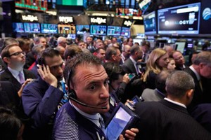 Tháng 11 thăng hoa, giới đầu tư hối hả chốt lời