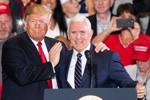 Tổng thống Mỹ Donald Trump và Phó Tổng thống Mỹ Mike Pence.