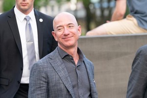 Jeff Bezos sẽ từ chức CEO Amazon vào ngày 5/7