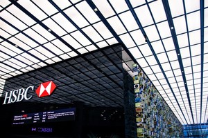 HSBC: Việt Nam được kỳ vọng sẽ hưởng lợi rất lớn từ TPP do nhu cầu ngày càng gia tăng đối với hàng hóa dệt may và giày dép