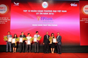 TPBank nhận giải thưởng Ngân hàng thương mại Việt Nam uy tín nhất năm 2016