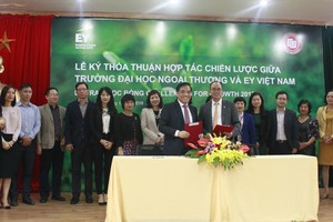 EY Việt Nam và Đại học Ngoại thương ký Hợp tác chiến lược