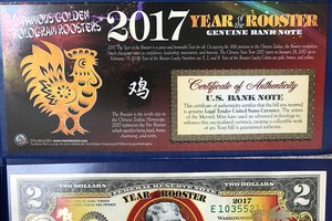 Hơn nửa triệu đồng 1 tờ 2 USD in hình con gà lì xì Tết Đinh Dậu